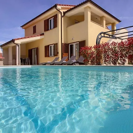 Luxury Compelx Mar-marisol With 2 Pools And 8 Bedrooms, 200m From The *