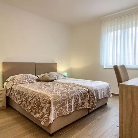 Luxury Compelx Mar-marisol With 2 Pools And 8 Bedrooms, 200m From The Villa *