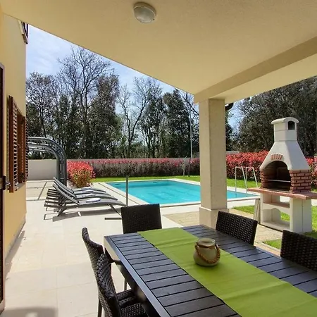 Luxury Compelx Mar-marisol With 2 Pools And 8 Bedrooms, 200m From The