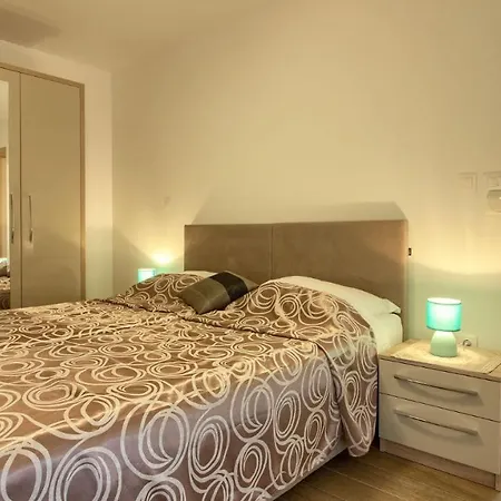 Luxury Compelx Mar-marisol With 2 Pools And 8 Bedrooms, 200m From The * Banjole