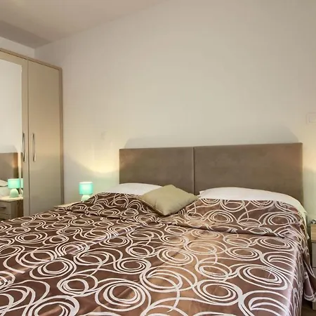 Luxury Compelx Mar-marisol With 2 Pools And 8 Bedrooms, 200m From The