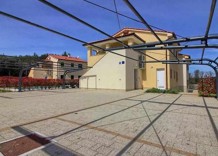 Luxury Compelx Mar-marisol With 2 Pools And 8 Bedrooms, 200m From The Villa Banjole
