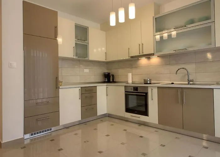 Vila Luxury Compelx Mar-marisol With 2 Pools And 8 Bedrooms, 200m From The *