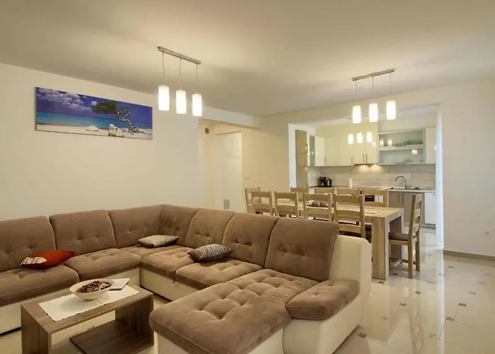 Villa Luxury Compelx Mar-marisol With 2 Pools And 8 Bedrooms, 200m From The